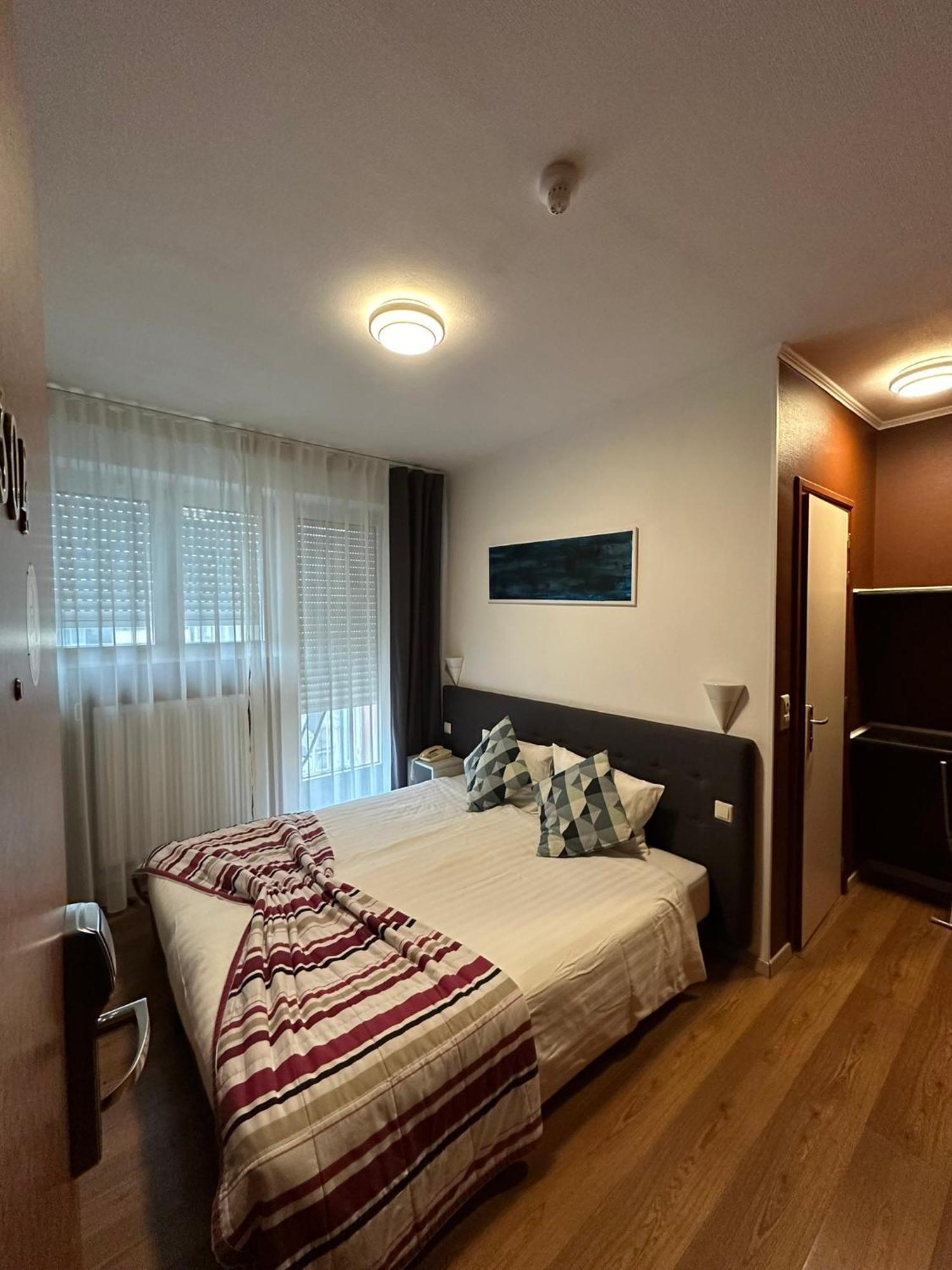 Yasha Hotel ลักเซมเบิร์ก ภายนอก รูปภาพ